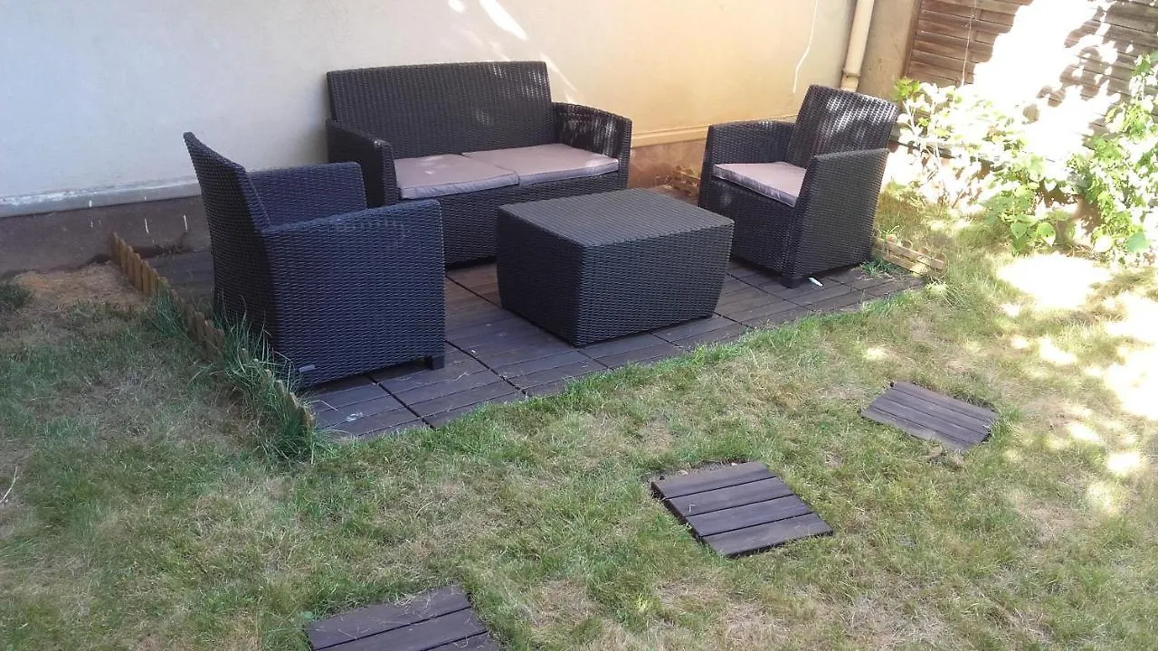 Oasis T3 Centre Ville Jardin Prive Villeurbanne 0*,  France